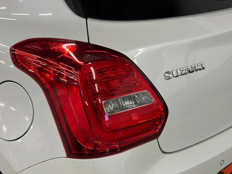 Suzuki Swift 1.2 Style Smart Hybrid Automaat / Airco / Navi / A — photo 21