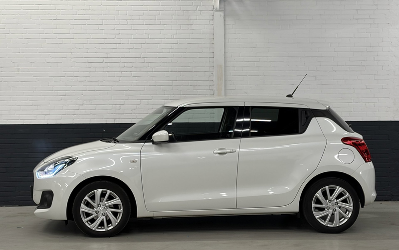 Suzuki Swift 1.2 Style Smart Hybrid Automaat / Airco / Navi / A — photo 6