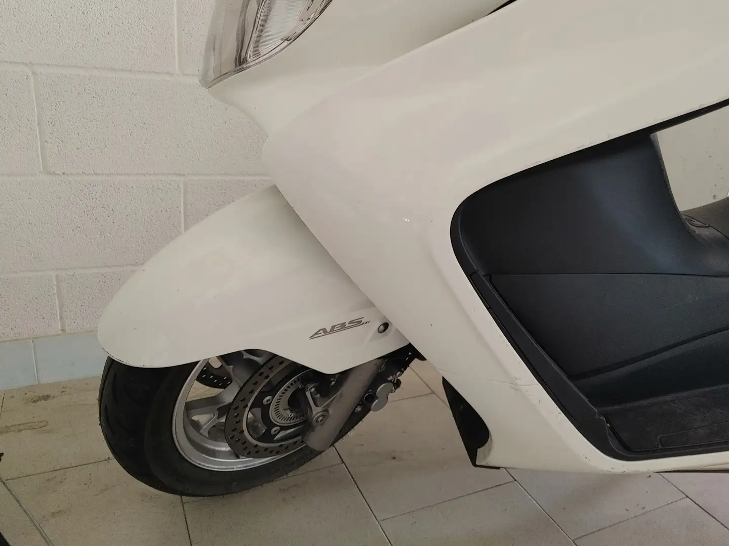 Suzuki Burgman 400 abs Bianco - 2