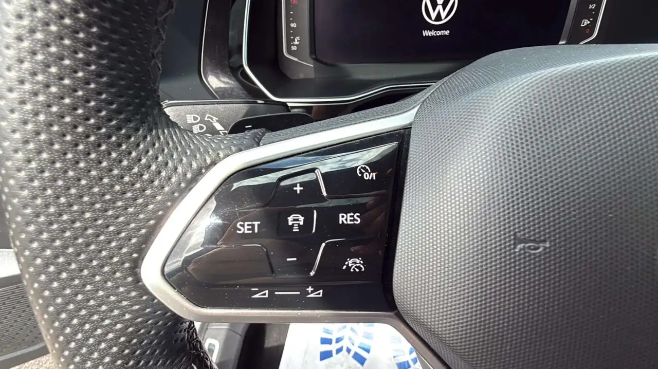 Volkswagen Jetta снимка Volkswagen Jetta