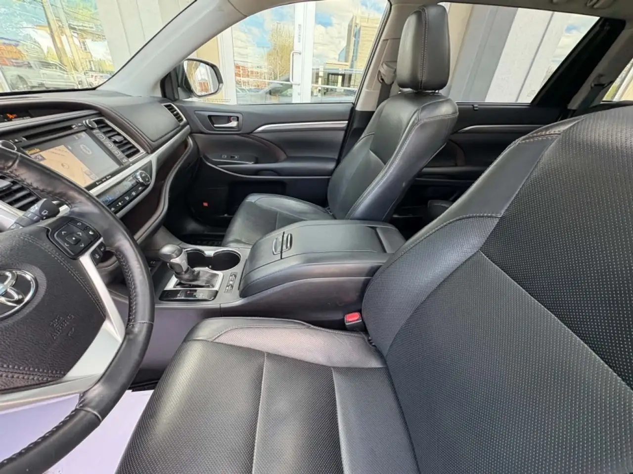 Toyota Highlander снимка Toyota Highlander