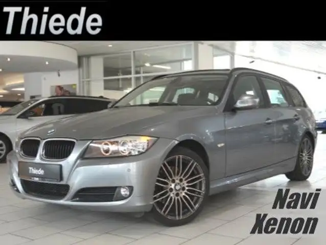 BMW 320 i TOURING NAVI/BI-XENON/SHZ/PDC/PANO./SH/TEMP
