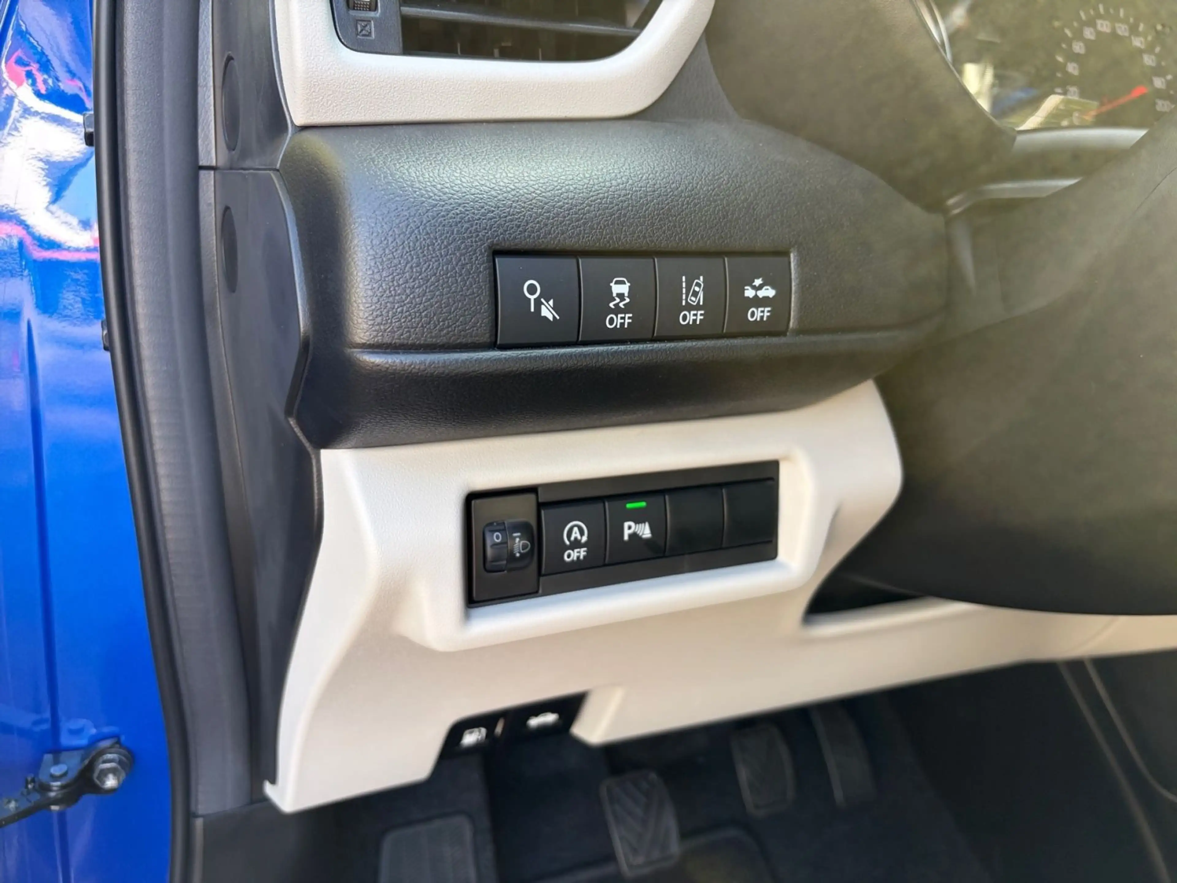 Suzuki Swift Comfort+ CVT HYBRID LED Navi SHZ Kamera — photo 15