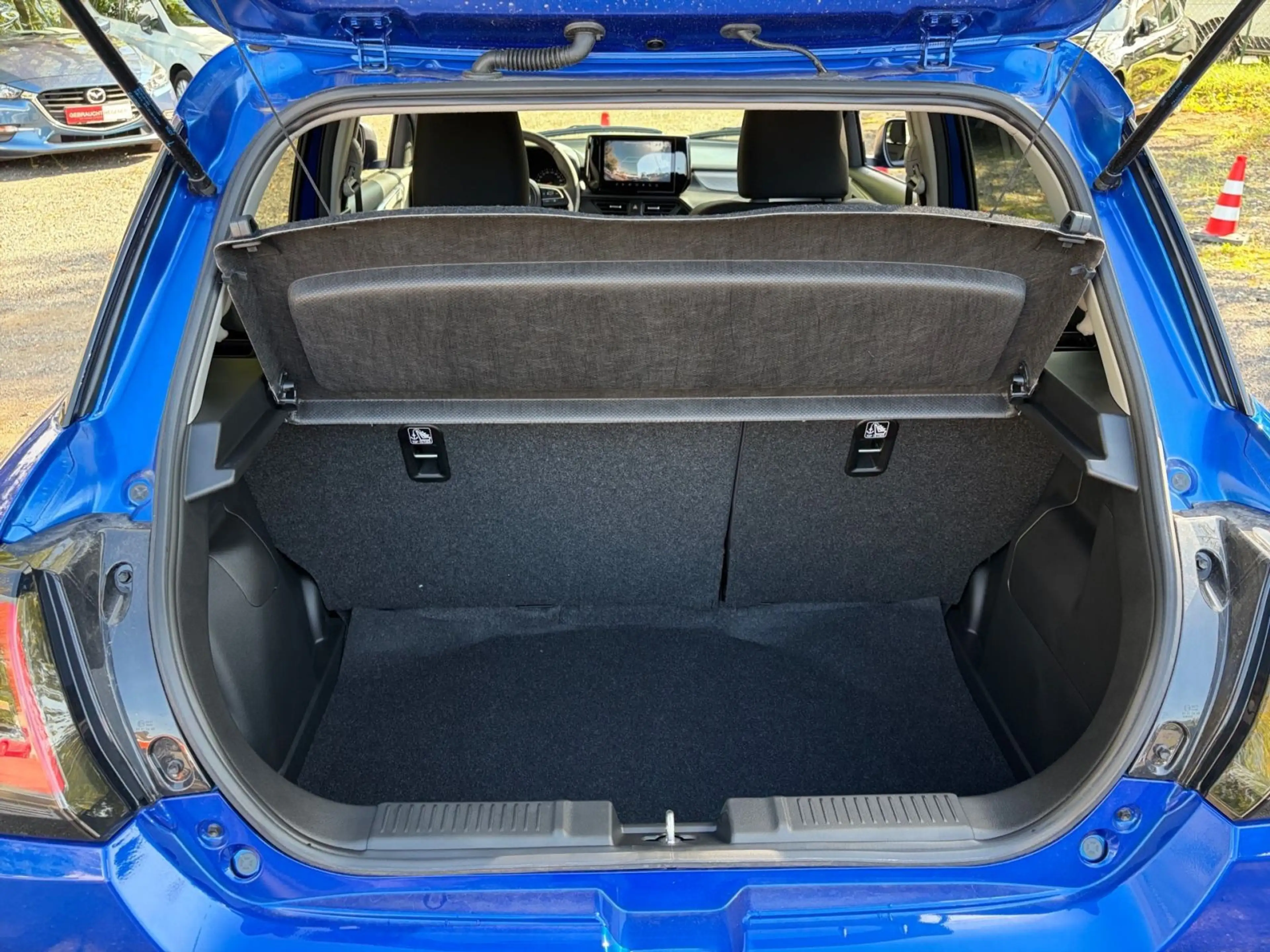 Suzuki Swift Comfort+ CVT HYBRID LED Navi SHZ Kamera — photo 12