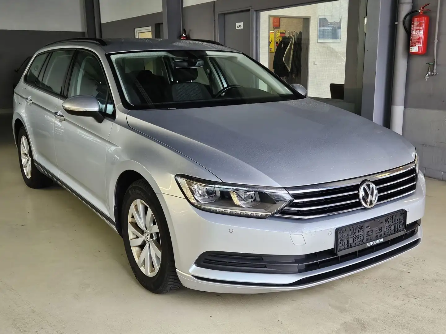 Volkswagen Passat Variant 2.0TDI SCR+Navi+ACC+3-Zonen Klima Grau - 1