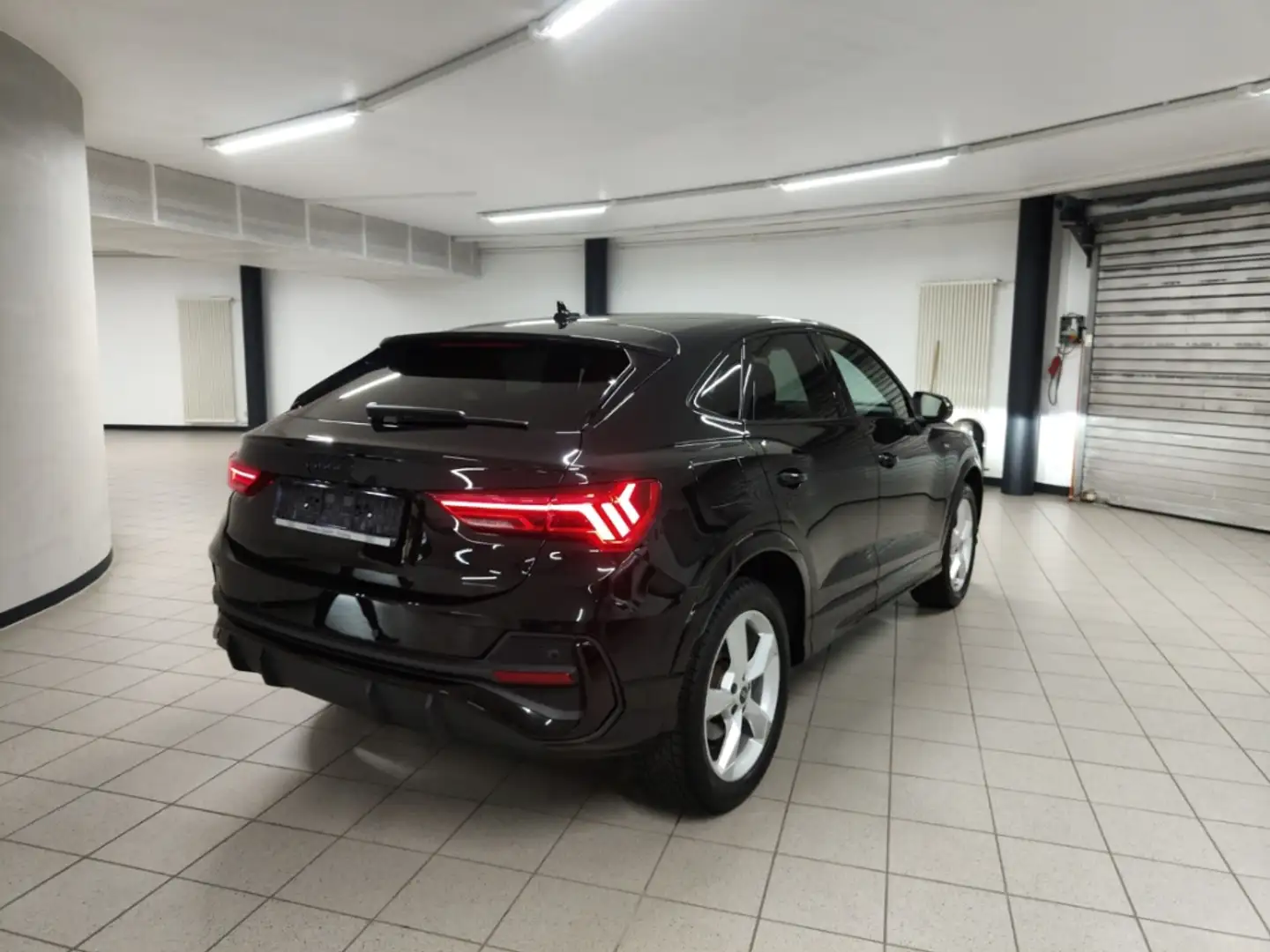 Audi Q3 Sportback 45 TFSIe S-Line S-Tronic Navi ACC LED Ka Schwarz - 2