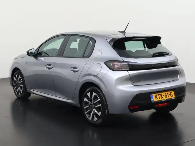 Peugeot 208 view 6