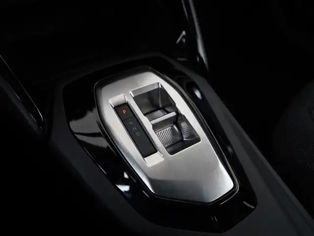 Peugeot 208 view 10