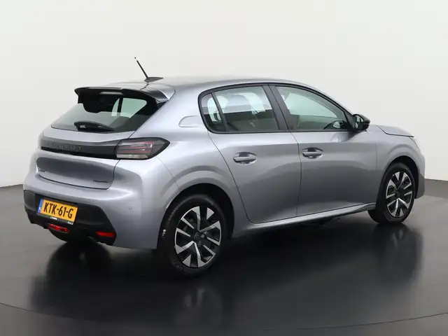 Peugeot 208 view 4