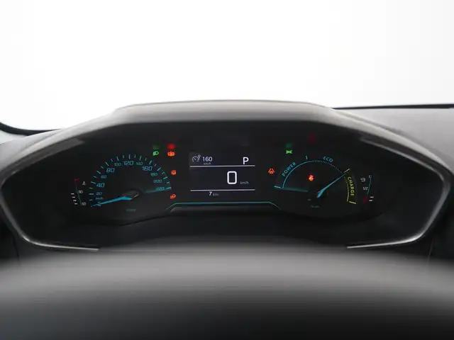 Peugeot 208 view 8