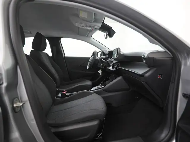 Peugeot 208 view 3