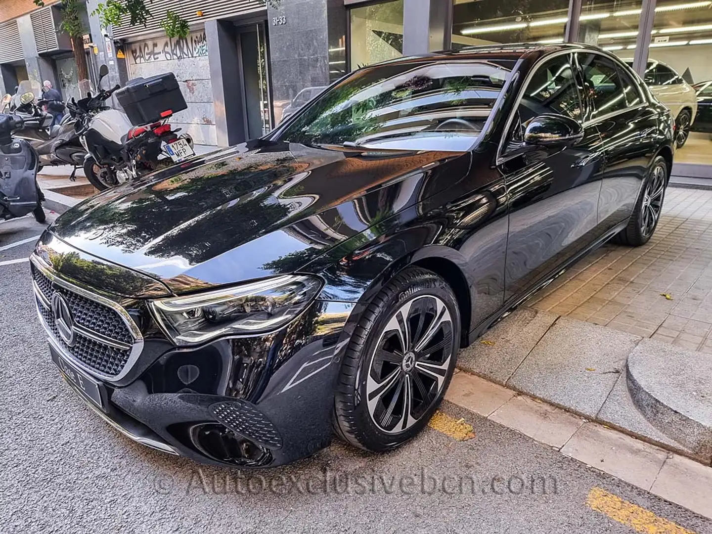 Mercedes-Benz E 300 Schwarz - 2