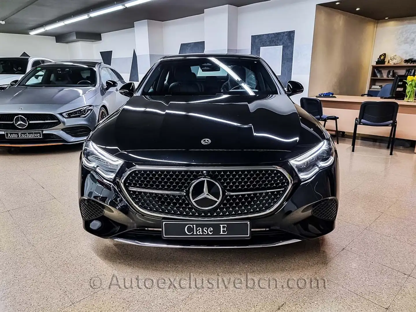Mercedes-Benz E 300 Schwarz - 2