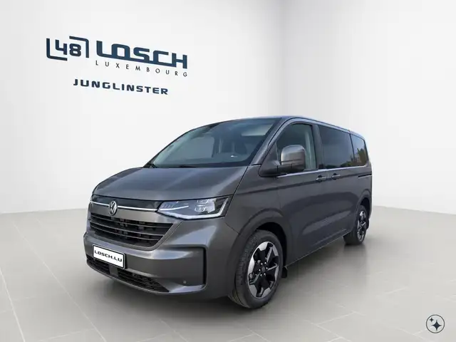 Volkswagen T7 Caravelle Style