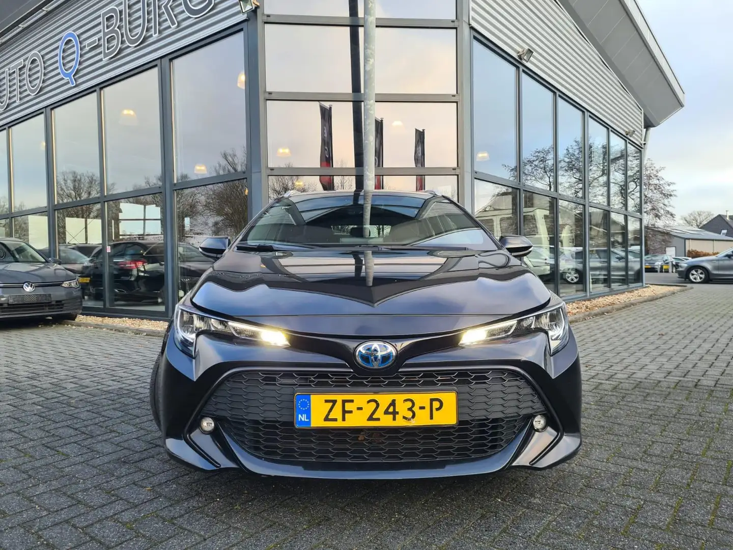 Toyota Corolla Touring Sports 2.0 Hybrid First Edition | ACTIE PR Noir - 2