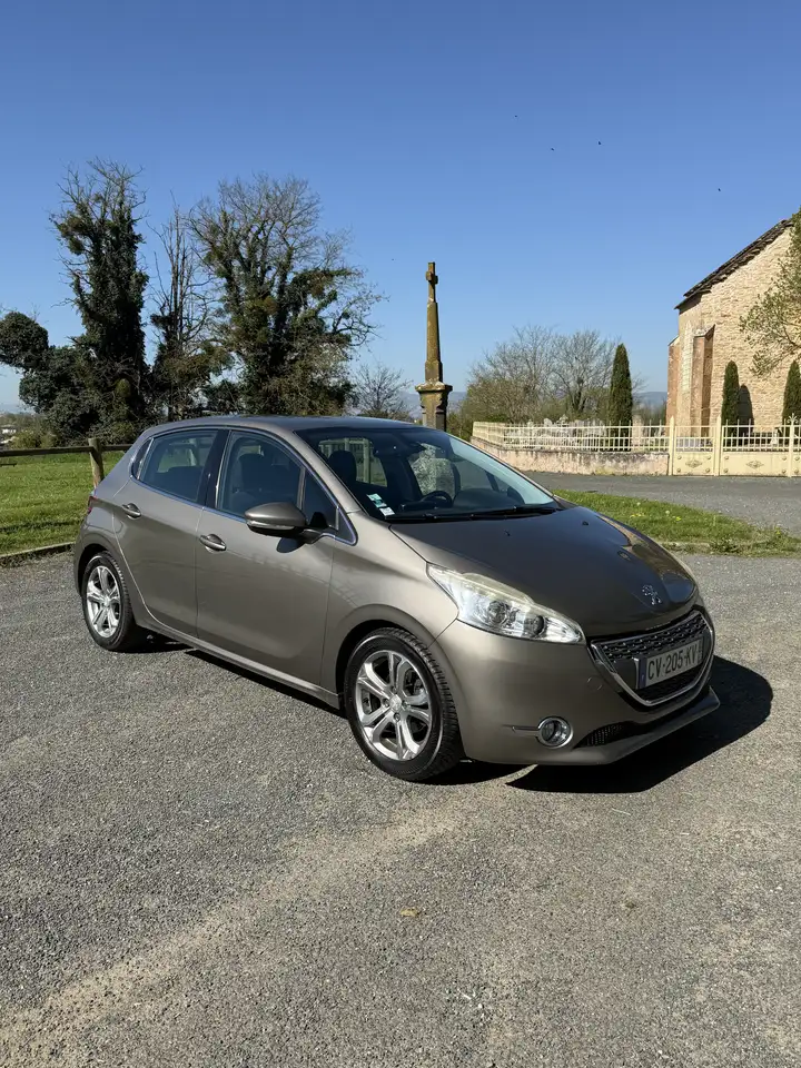 Peugeot 208 1.6 VTi 120ch BVM5 Allure