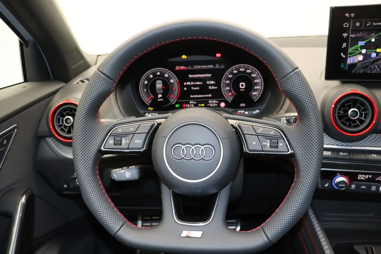 Audi Q2 40 TFSI quattro S line LED Navi Pano 16