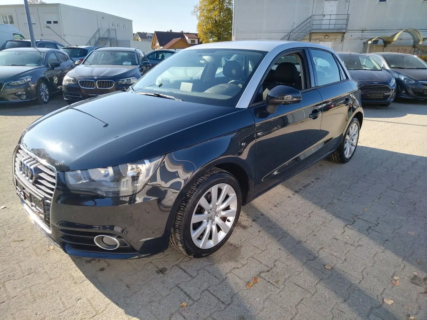 Audi A1 Sportback attraction+KLIMA+GARANTIE+TEMPOMAT Noir - 1