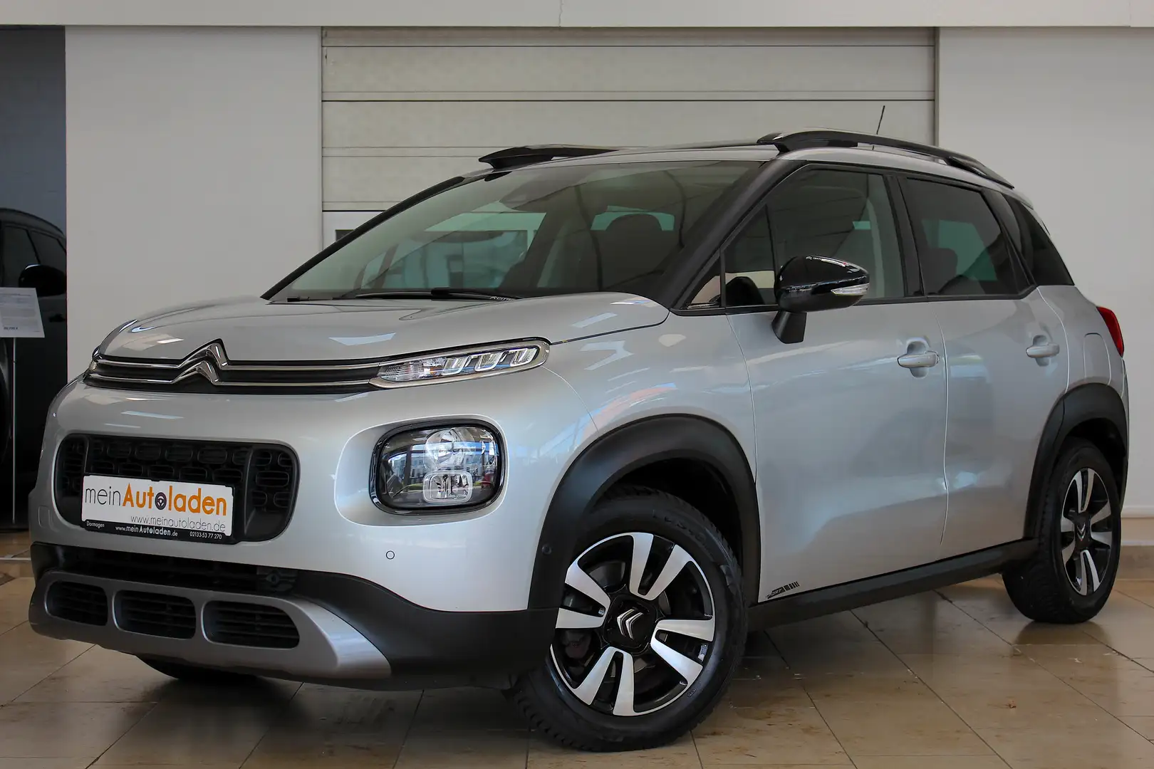 Citroen C3 Aircross PureTech SHINE *PANO*NAVI*AHK*LED*PARKASSIST* Silber - 1