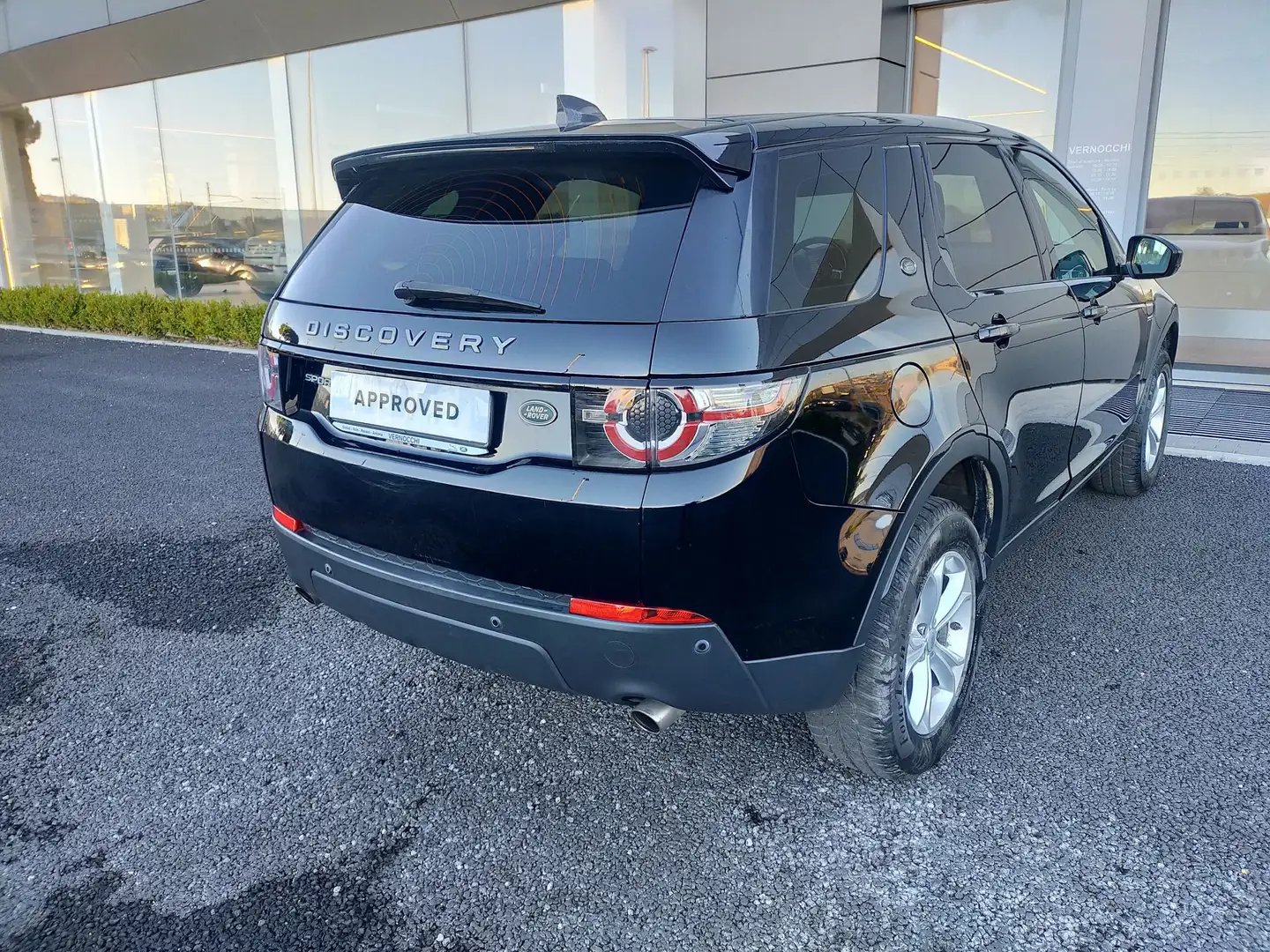 Land Rover Discovery Sport 2.0 Td4 Pure Awd 150cv auto Nero - 2