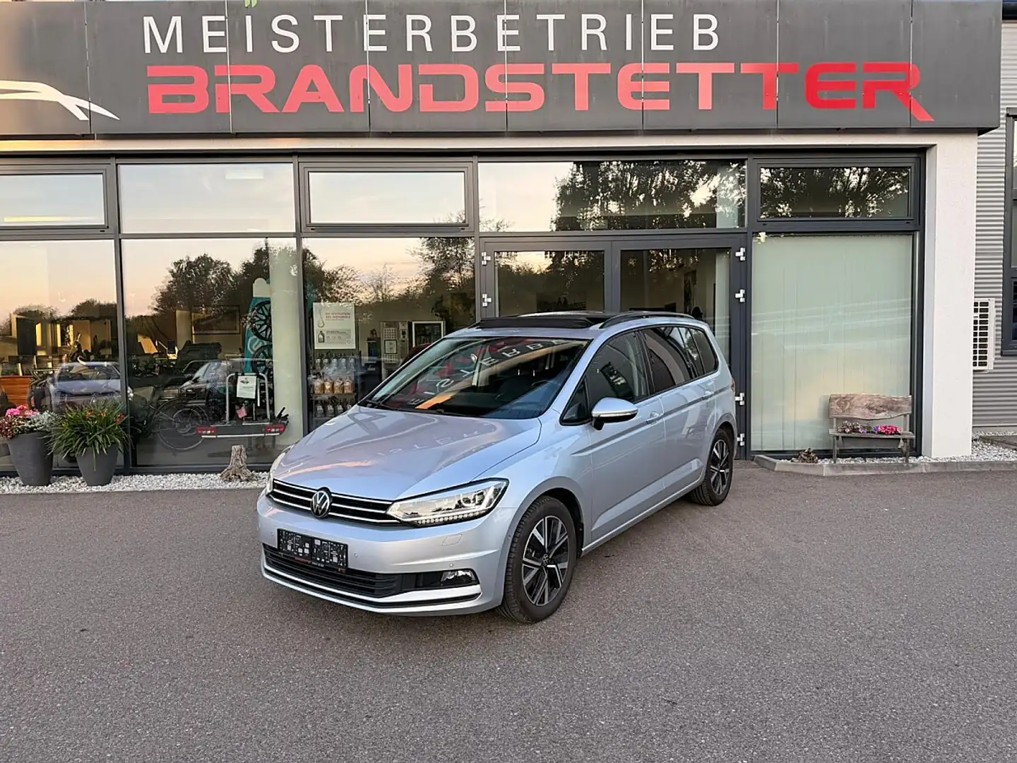 Volkswagen Touran Sky 2,0 TDI Panoramadach, Virtual Silber - 1