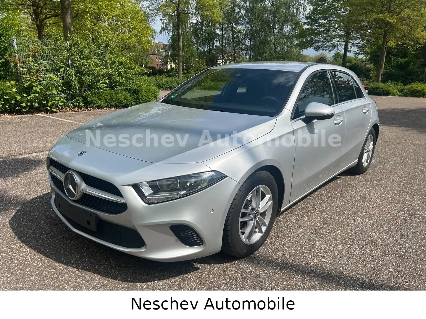 Mercedes-Benz A 200 d 8G-DCT Style Leder/Navi/TotWink/Alu Argent - 2