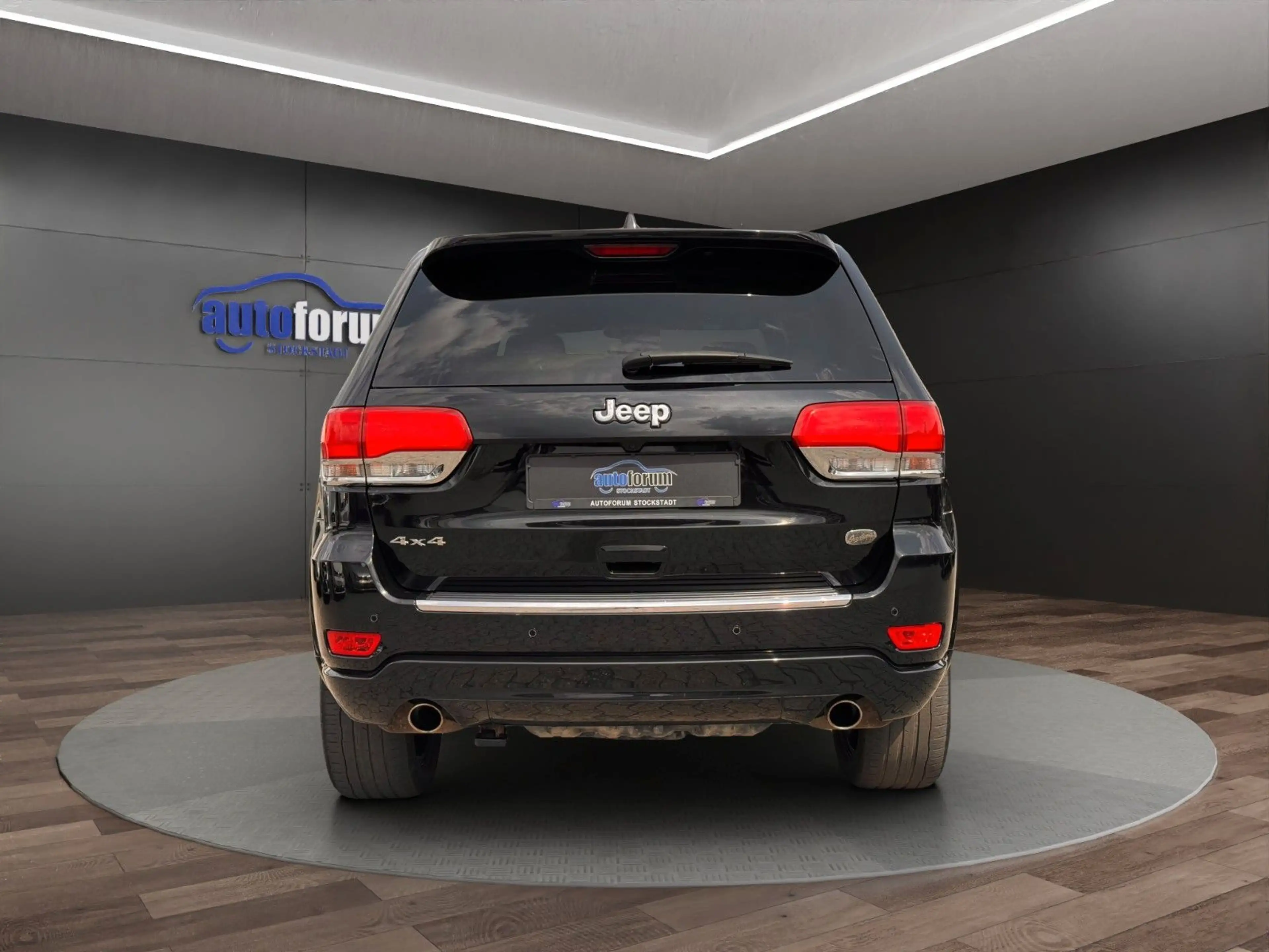 Jeep Grand Cherokee 3.0 CRD Overland AHK°ACC°PANO°20" — photo 5