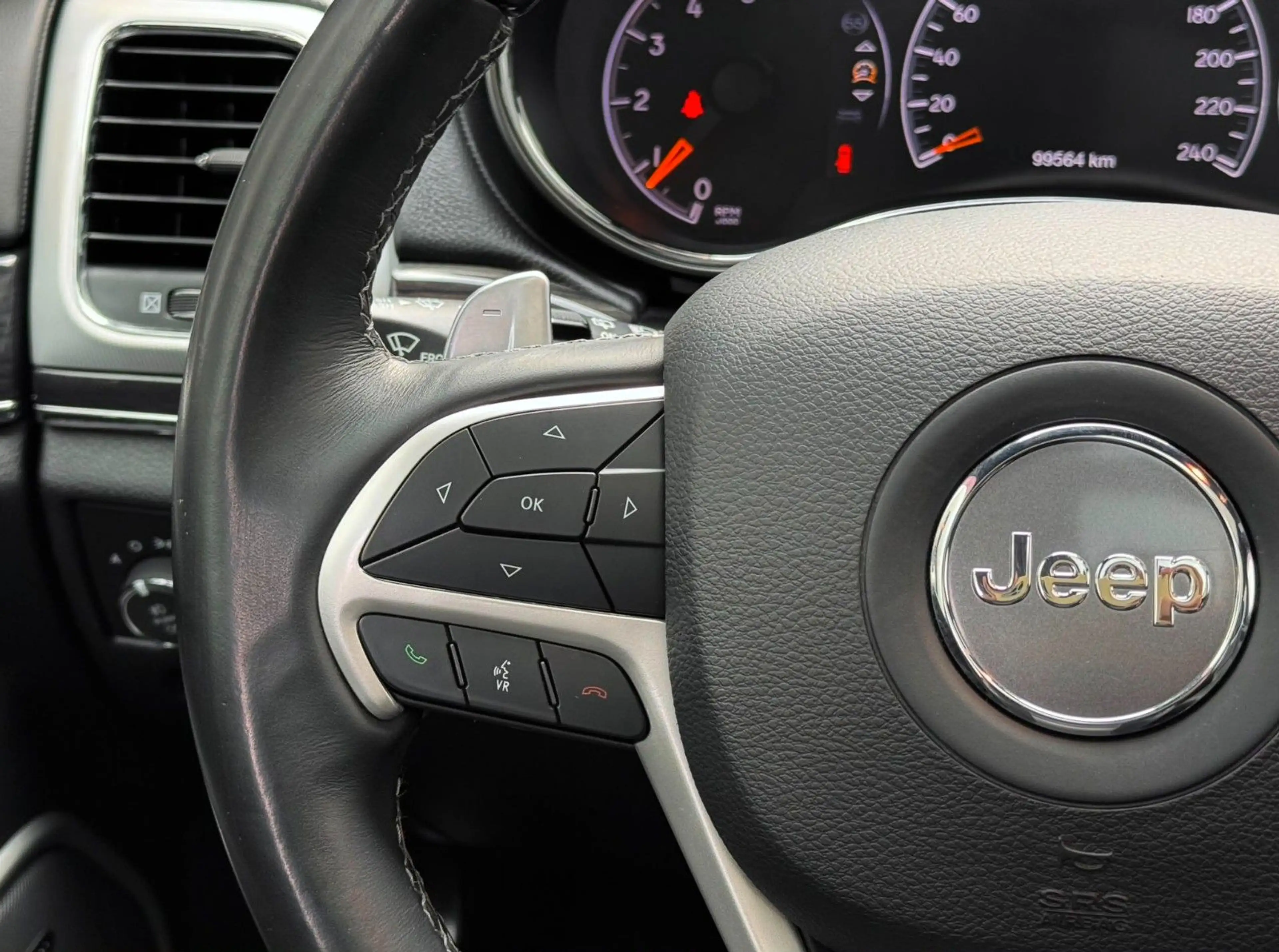 Jeep Grand Cherokee 3.0 CRD Overland AHK°ACC°PANO°20" — photo 13
