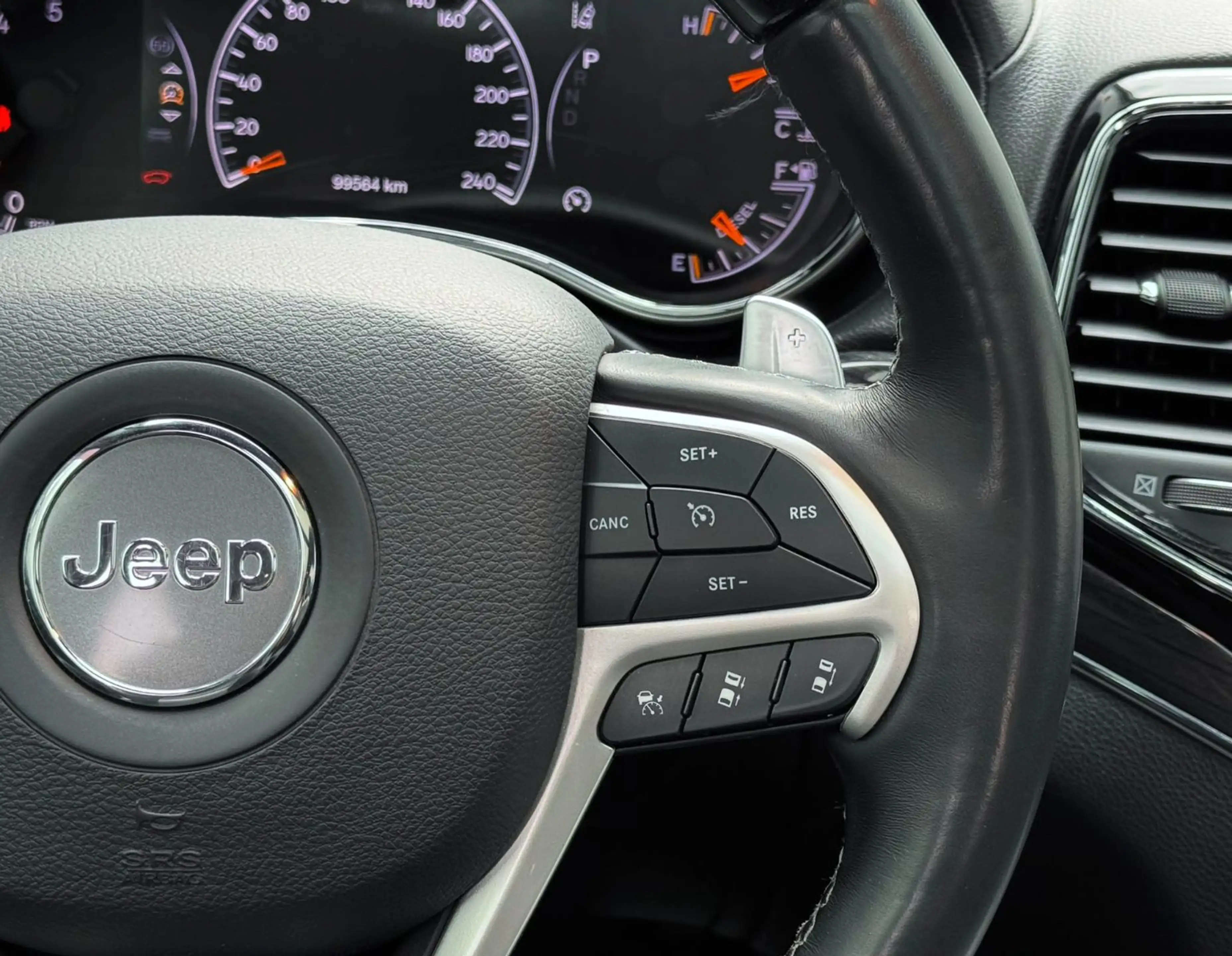 Jeep Grand Cherokee 3.0 CRD Overland AHK°ACC°PANO°20" — photo 14