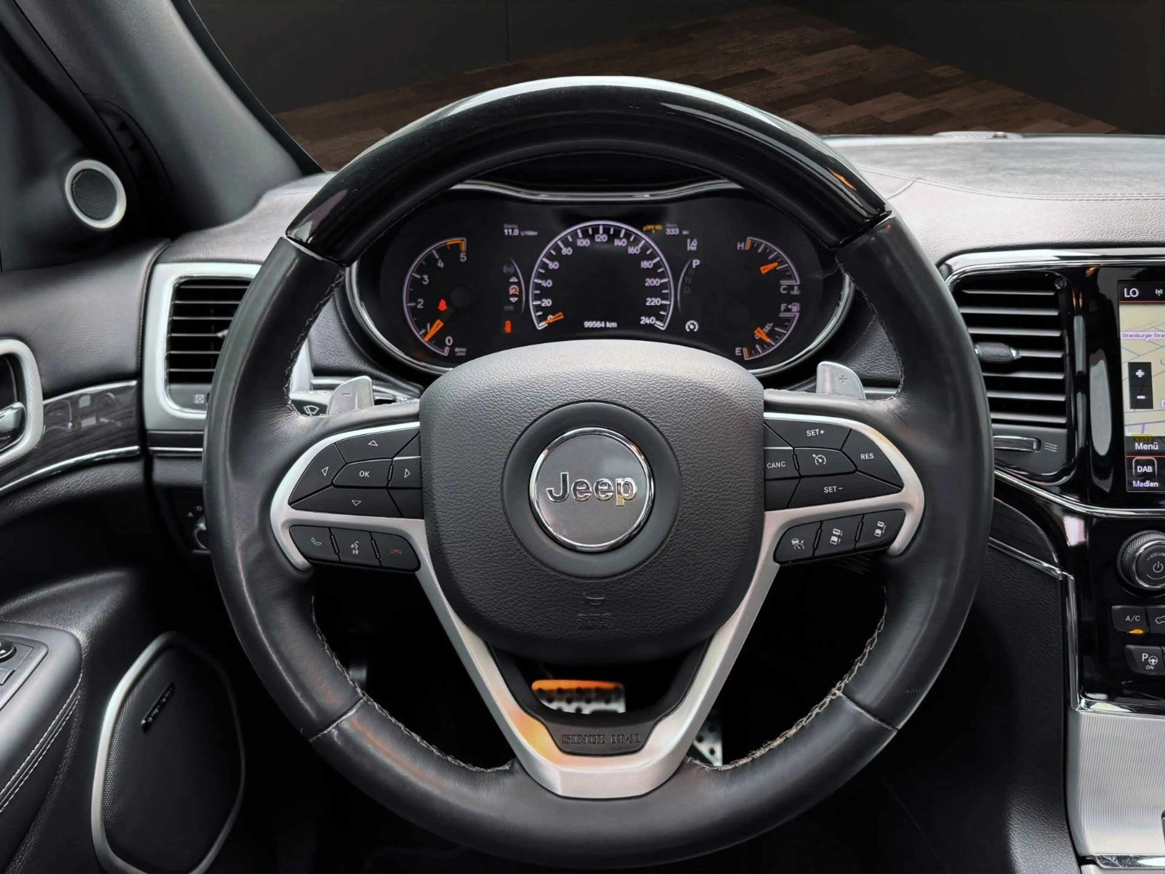 Jeep Grand Cherokee 3.0 CRD Overland AHK°ACC°PANO°20" — photo 12