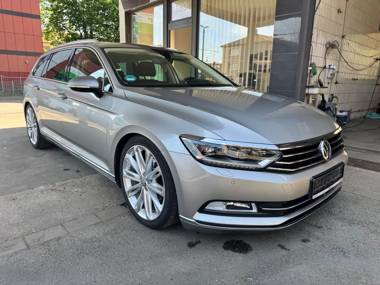 Volkswagen Passat Variant Highline Panorama/Standh./19"Alu Silber - 2