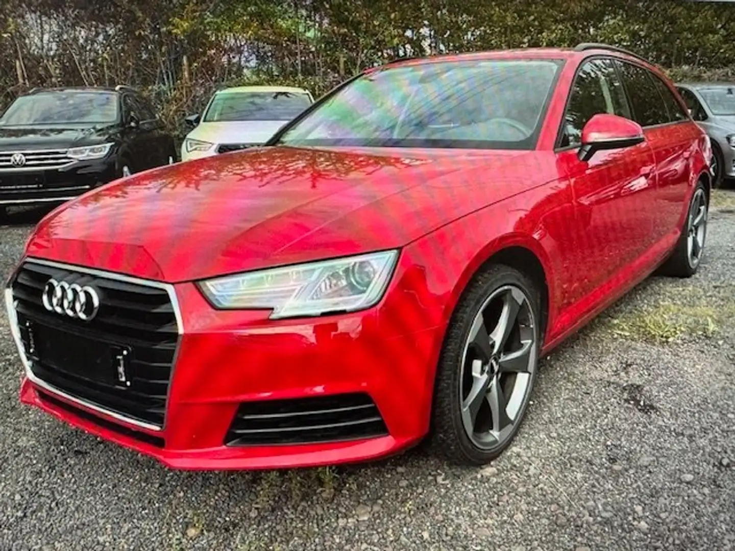 Audi A4 A4 Avant Avant 40 TFSI Rot - 1