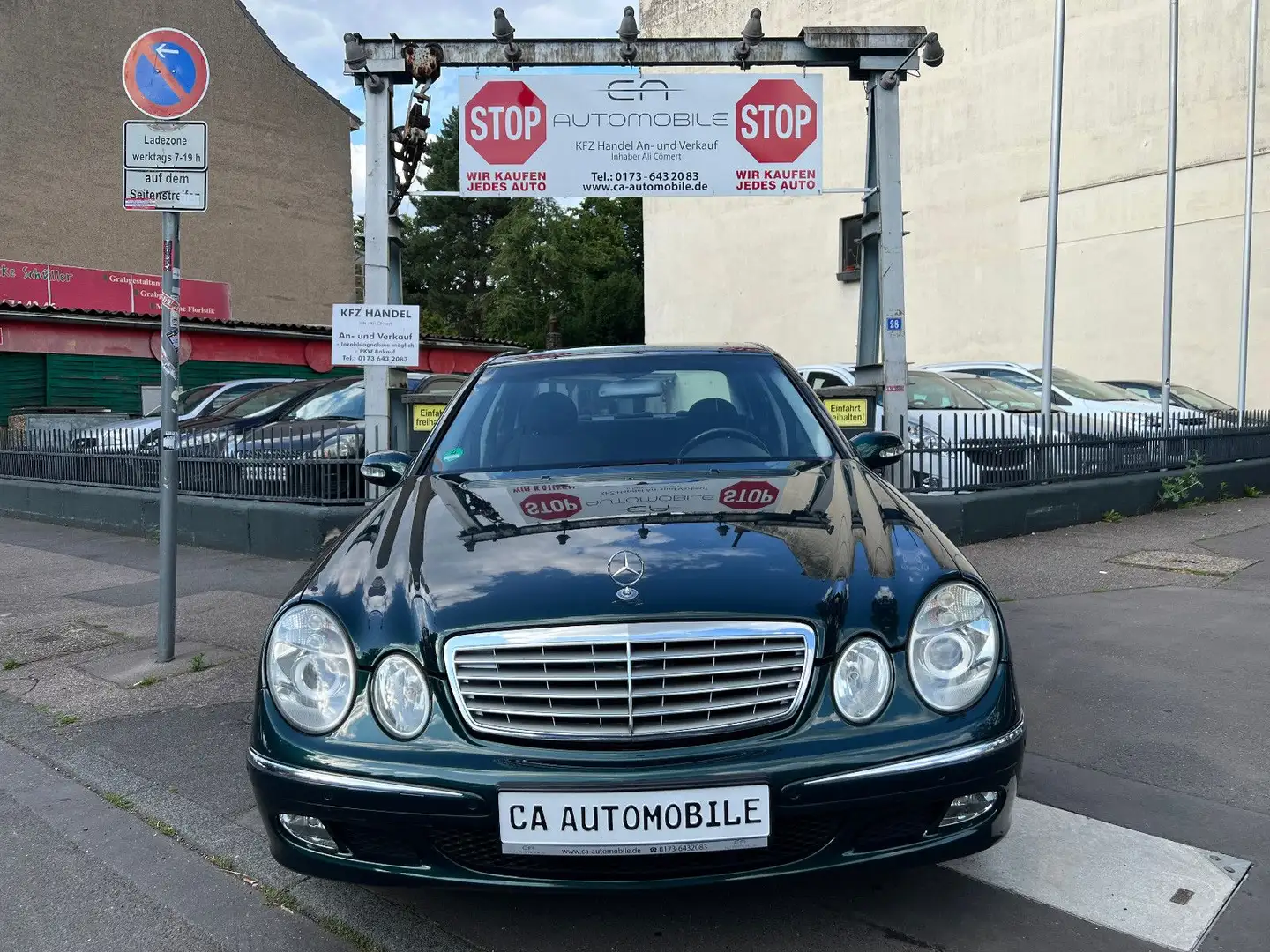 Mercedes-Benz E 240 E -Klasse Lim. Elegance*SITZHZG*PDC*AUTOMA Grün - 2