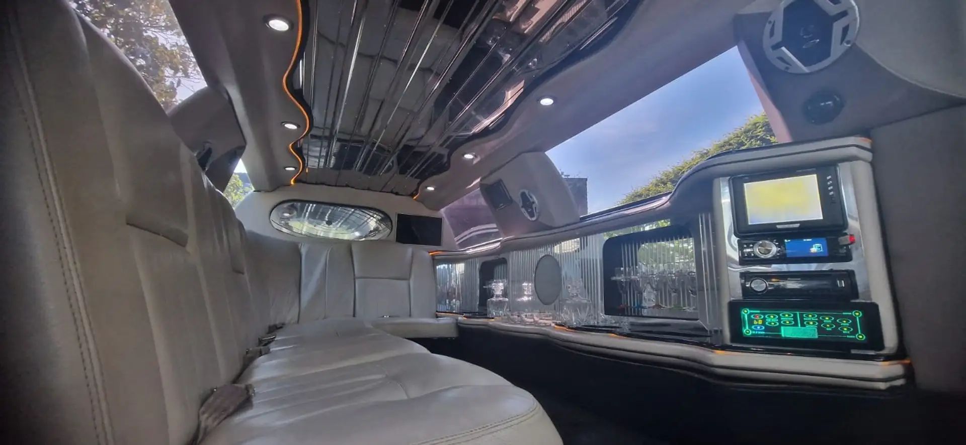 Lincoln Town Car stretch limousine limo Blanc - 2