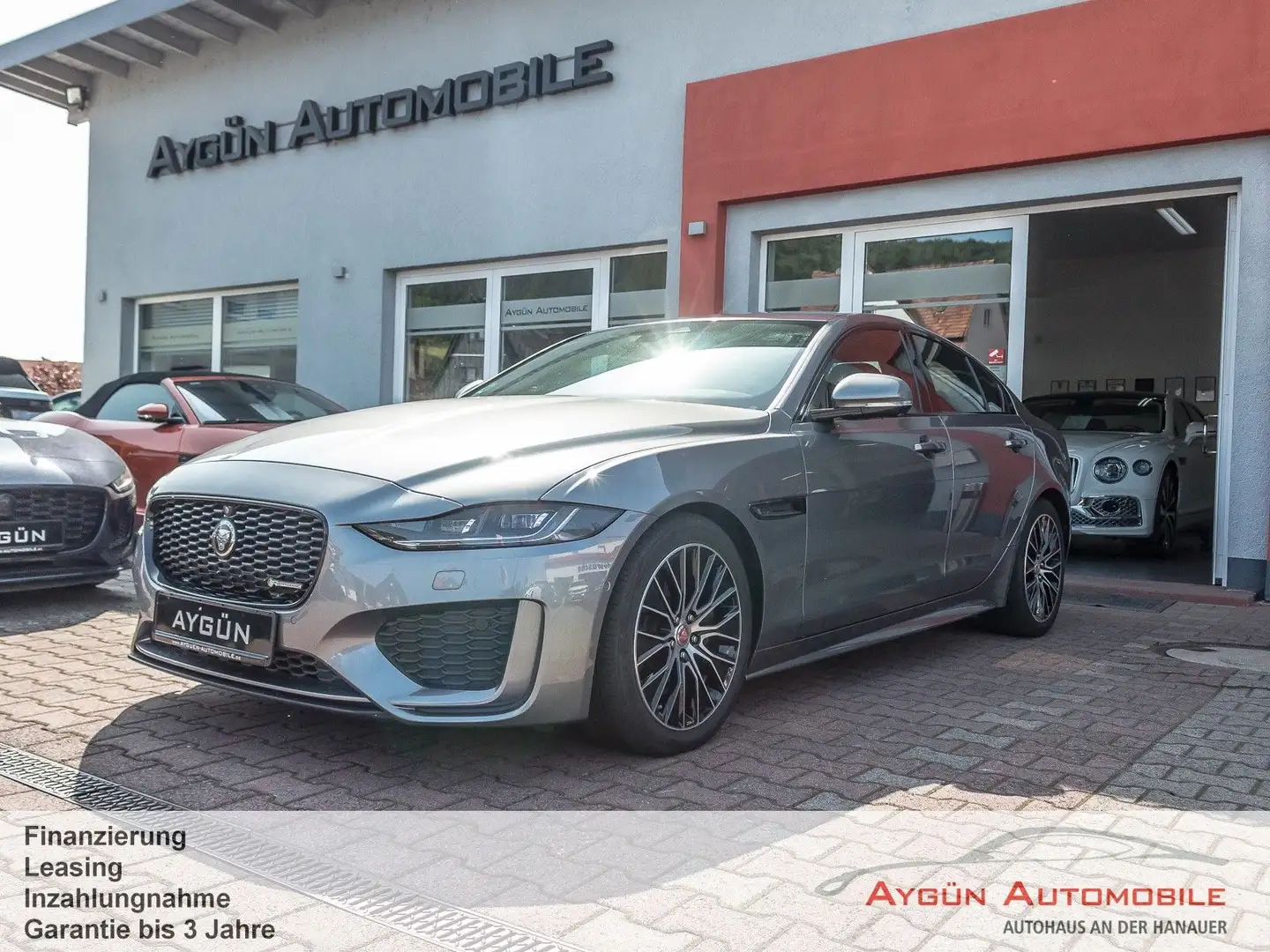 Jaguar XE D200 RWD R-Dynamic S*Black-Pack*Winter-Paket* Šedá - 1