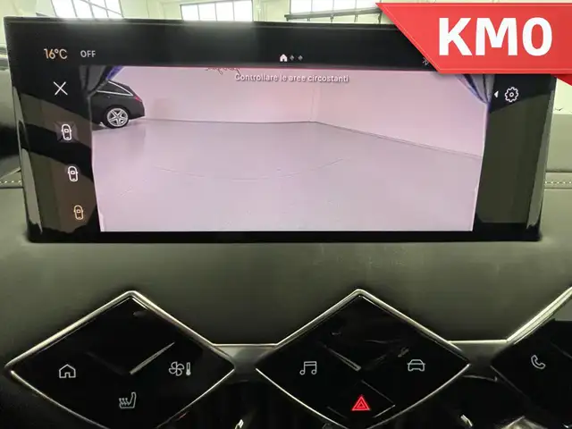 DS Automobiles DS 3 view 15