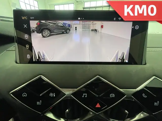 DS Automobiles DS 3 view 14