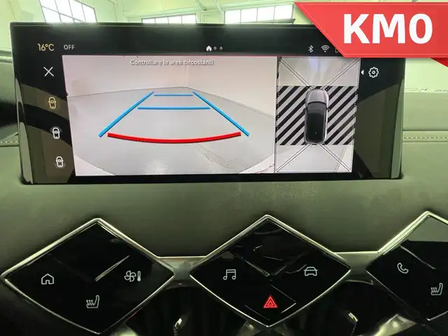 DS Automobiles DS 3 view 10