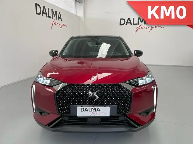DS Automobiles DS 3 view 2