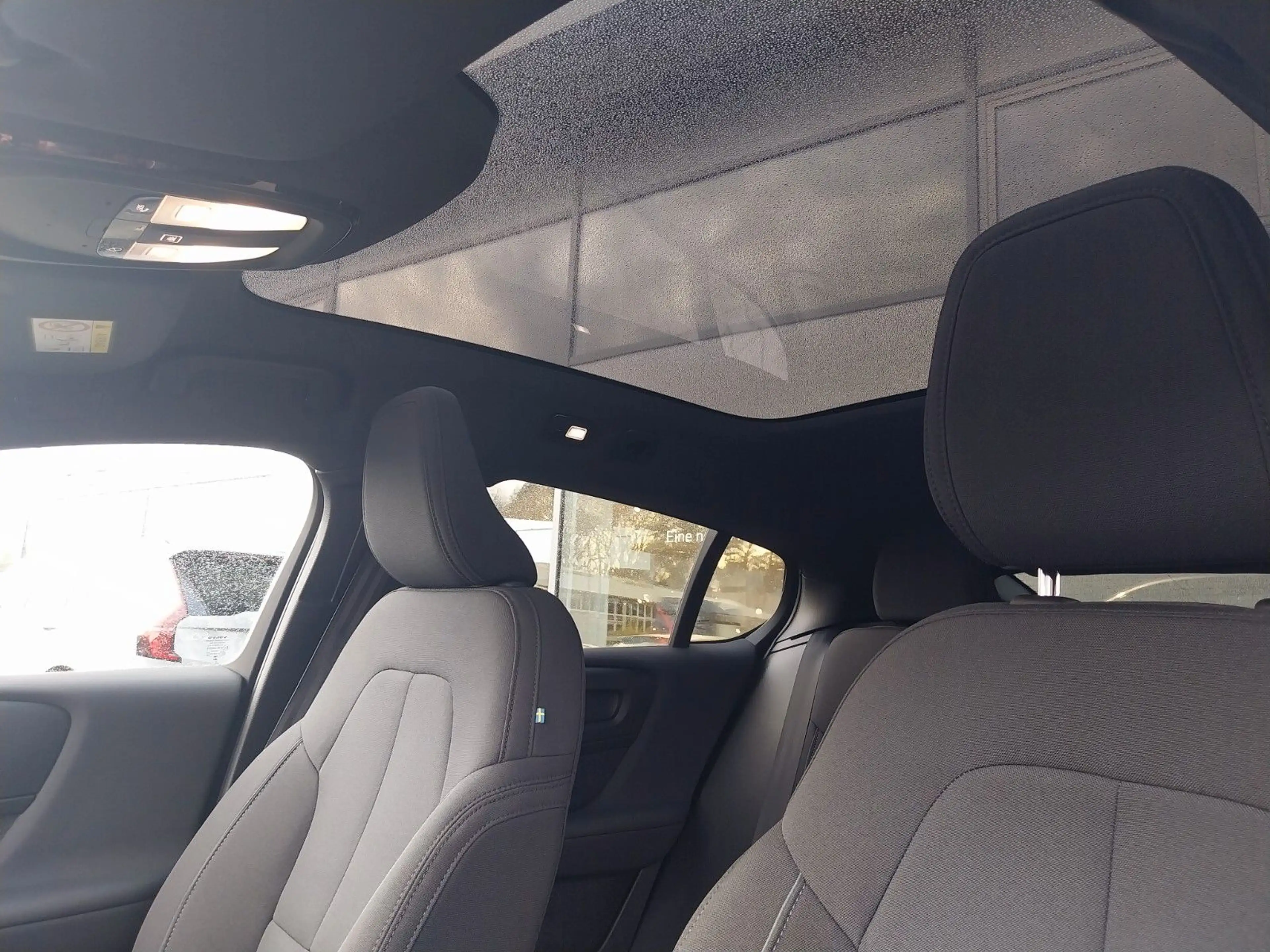 Volvo C40 Core Recharge Pure Electric 2WD — photo 15