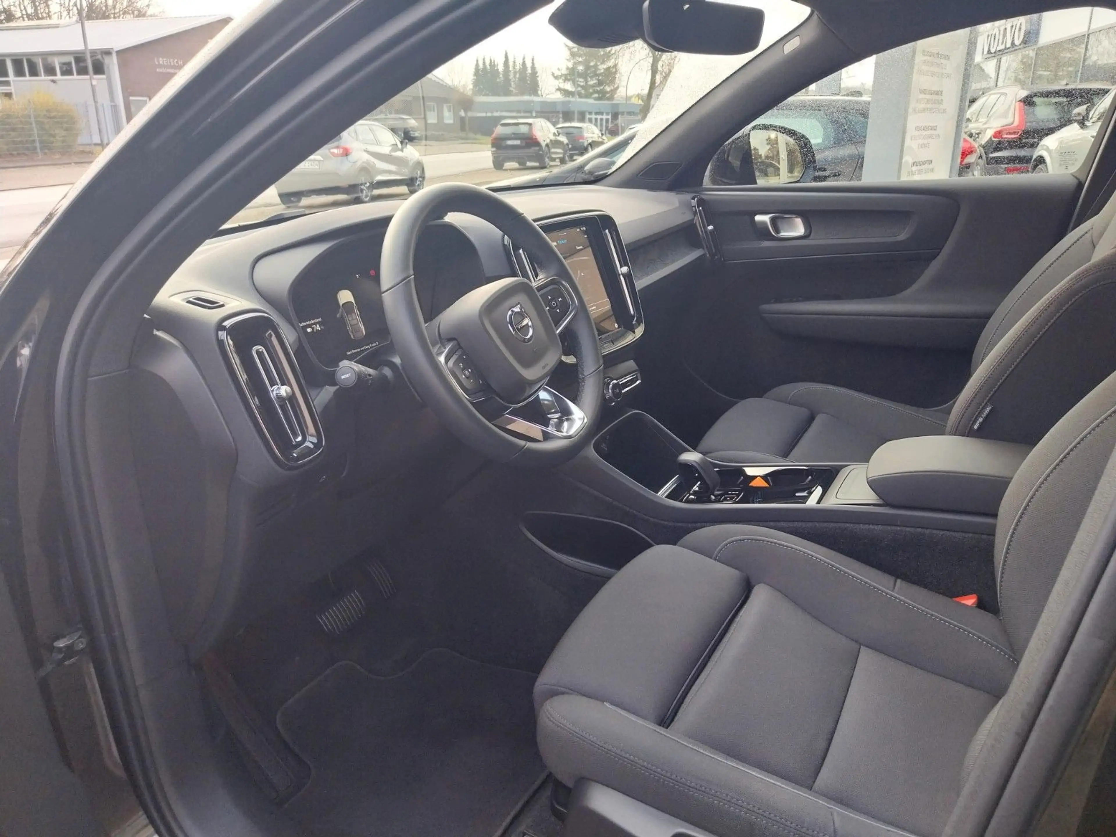 Volvo C40 Core Recharge Pure Electric 2WD — photo 9