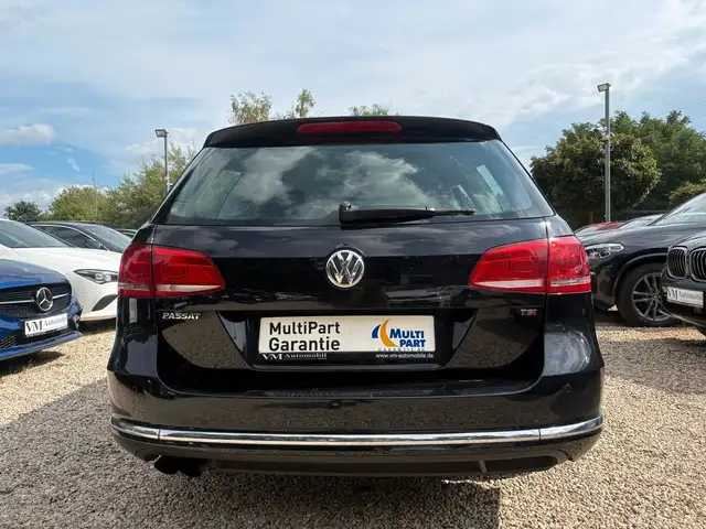 Volkswagen Passat view 5