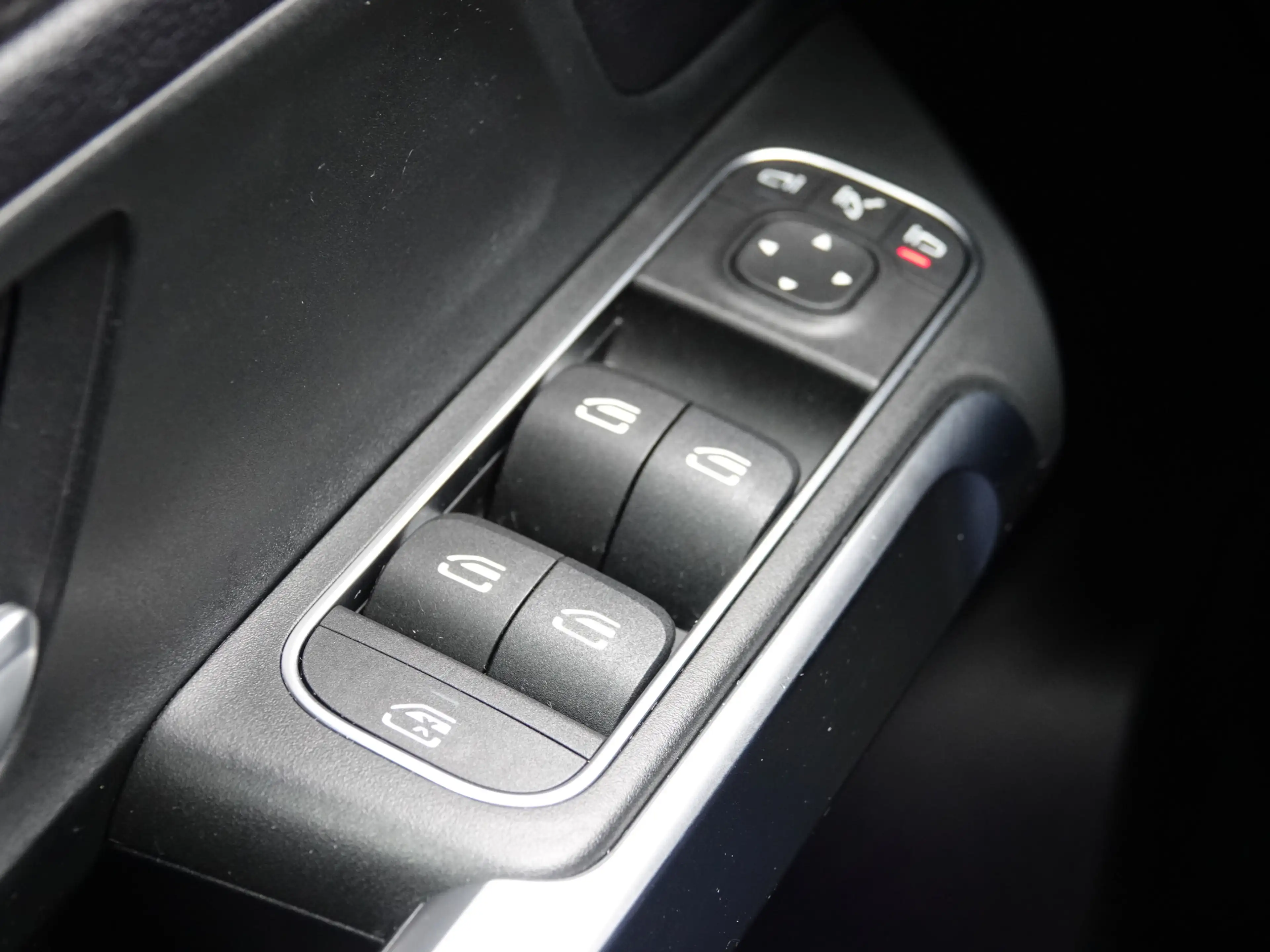 Mercedes-Benz GLB 250 4MATIC 225PK Premium Plus TREKH. | MATRIX | H-LEER — photo 36