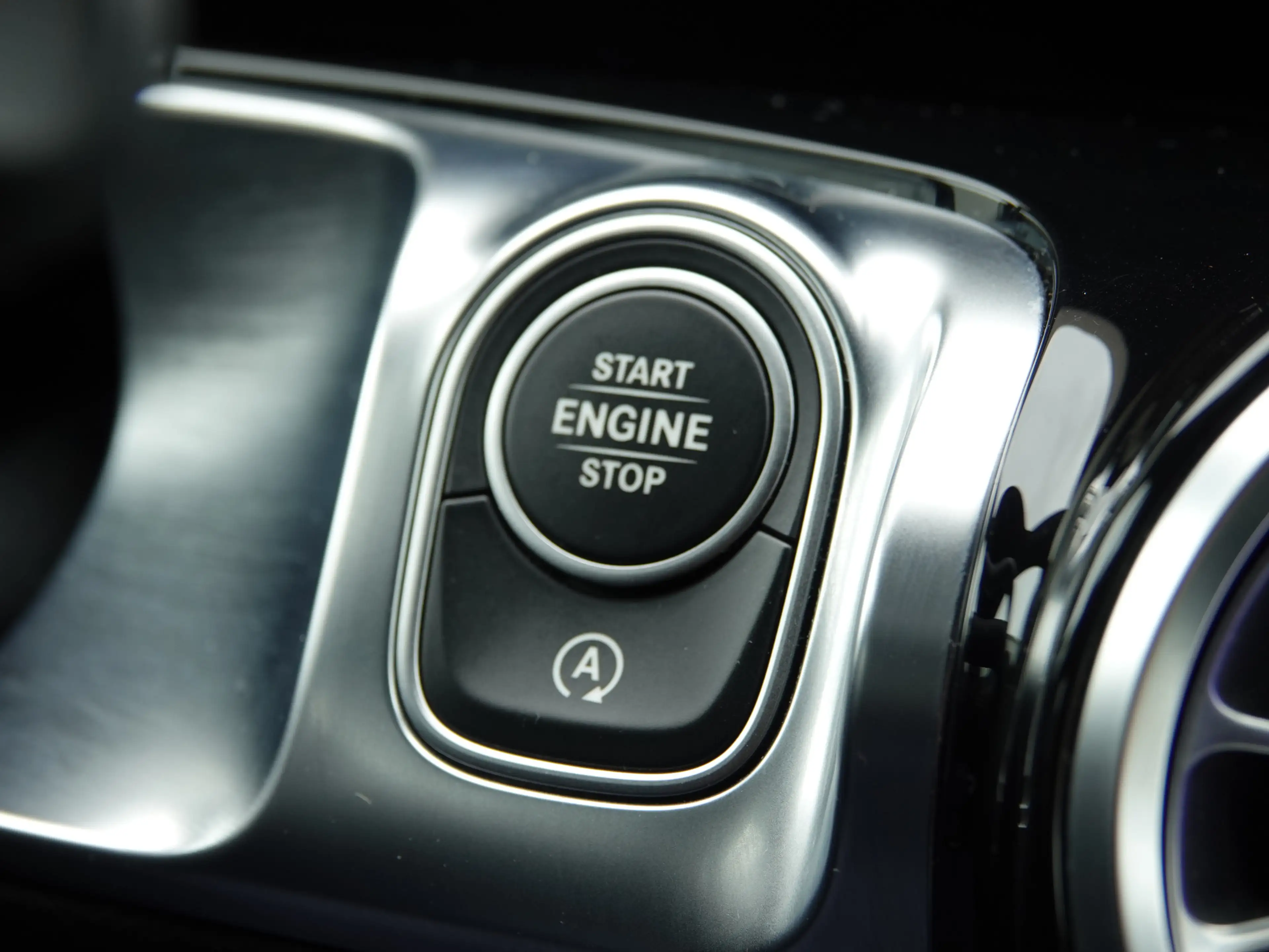 Mercedes-Benz GLB 250 4MATIC 225PK Premium Plus TREKH. | MATRIX | H-LEER — photo 33