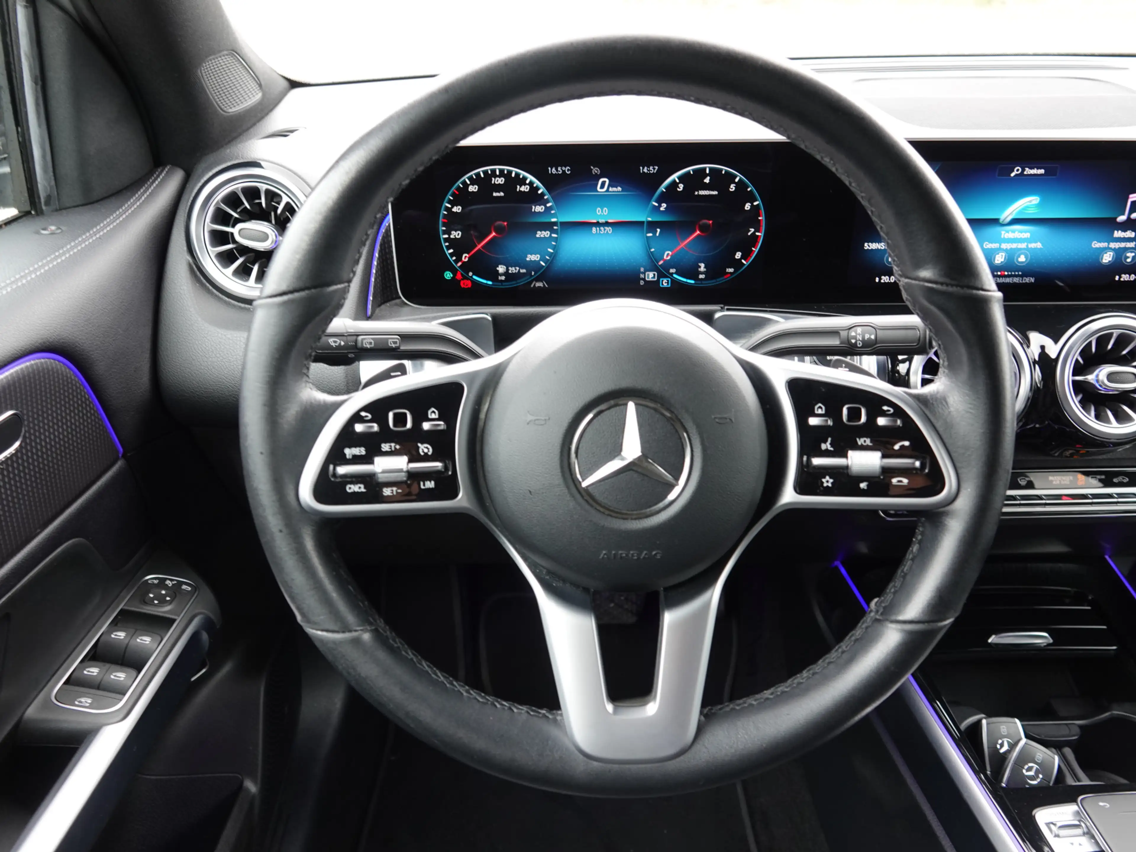 Mercedes-Benz GLB 250 4MATIC 225PK Premium Plus TREKH. | MATRIX | H-LEER — photo 29