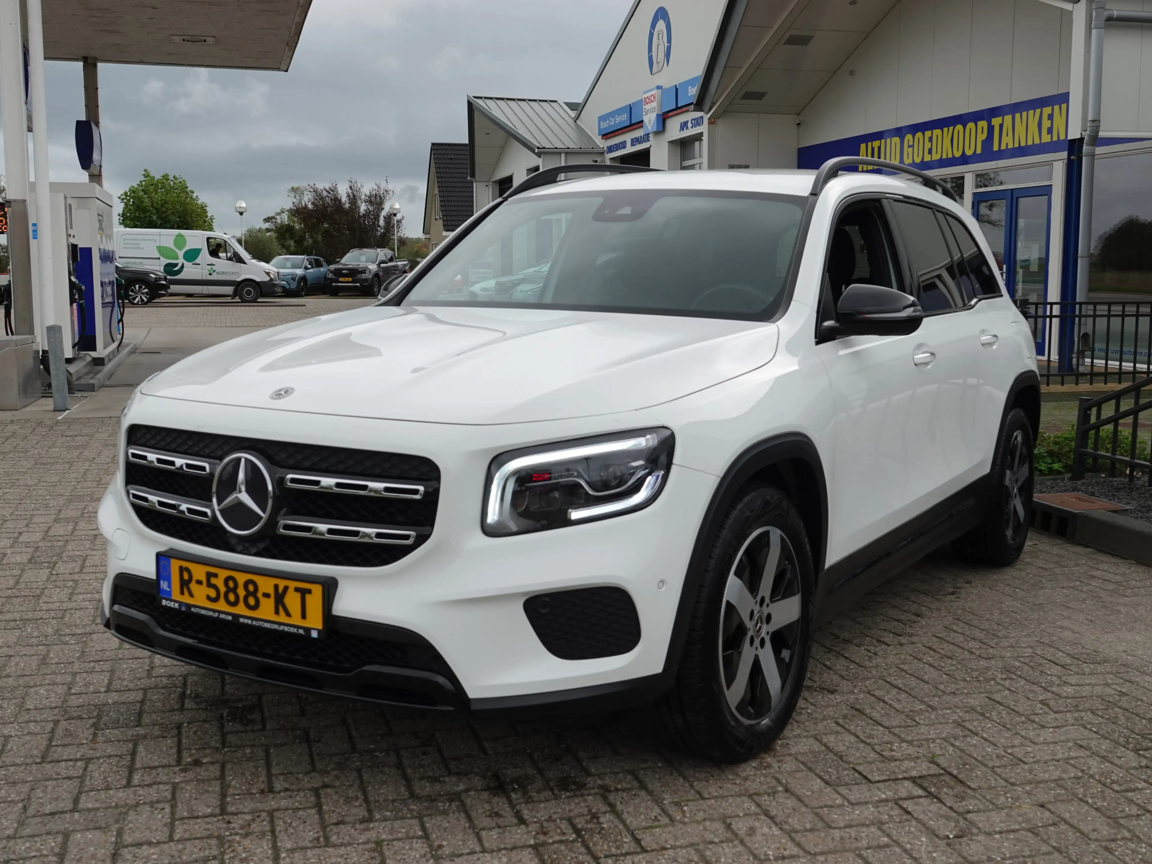 Mercedes-Benz GLB 250 4MATIC 225PK Premium Plus TREKH. | MATRIX | H-LEER — photo 17