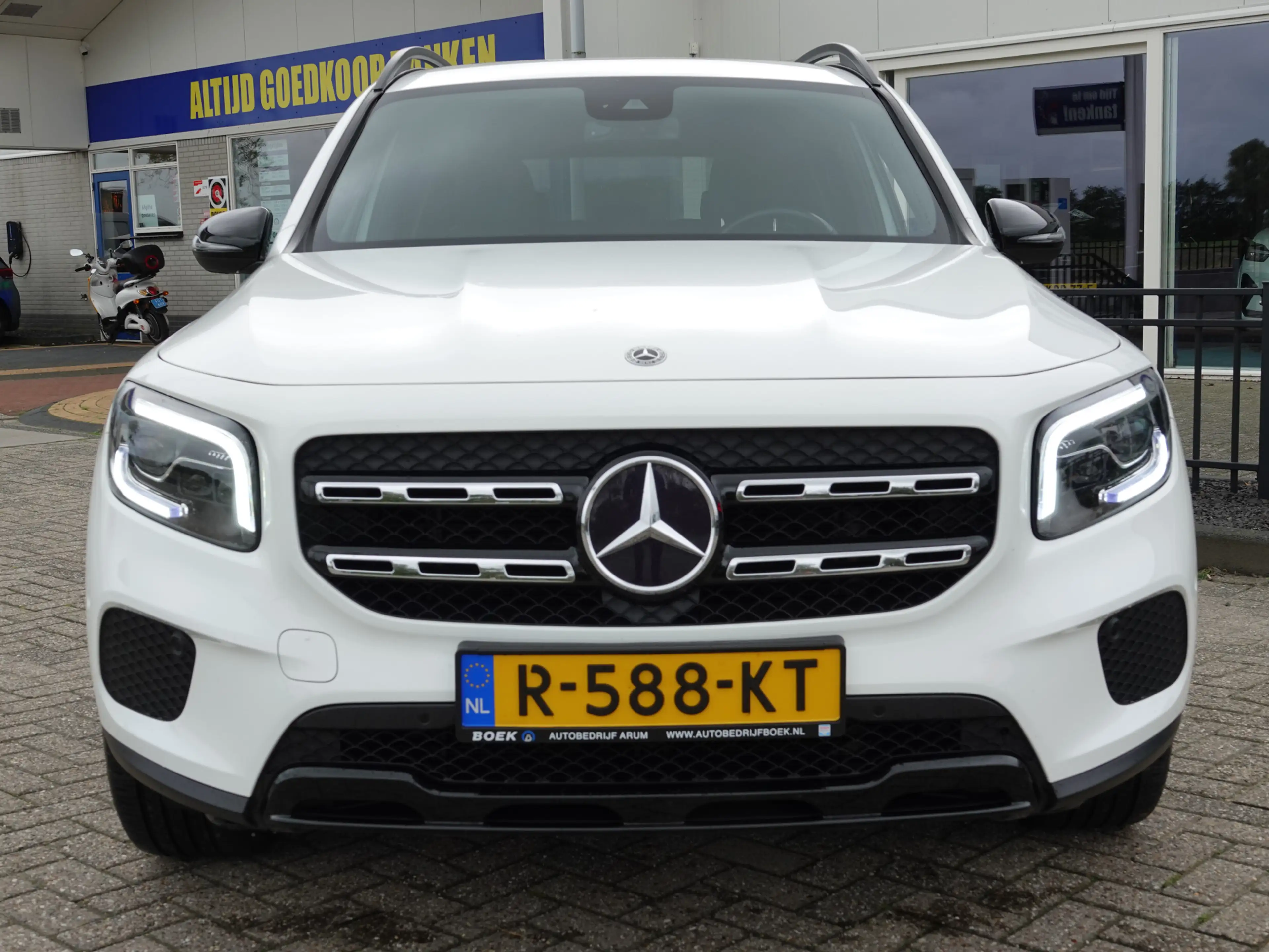Mercedes-Benz GLB 250 4MATIC 225PK Premium Plus TREKH. | MATRIX | H-LEER — photo 16