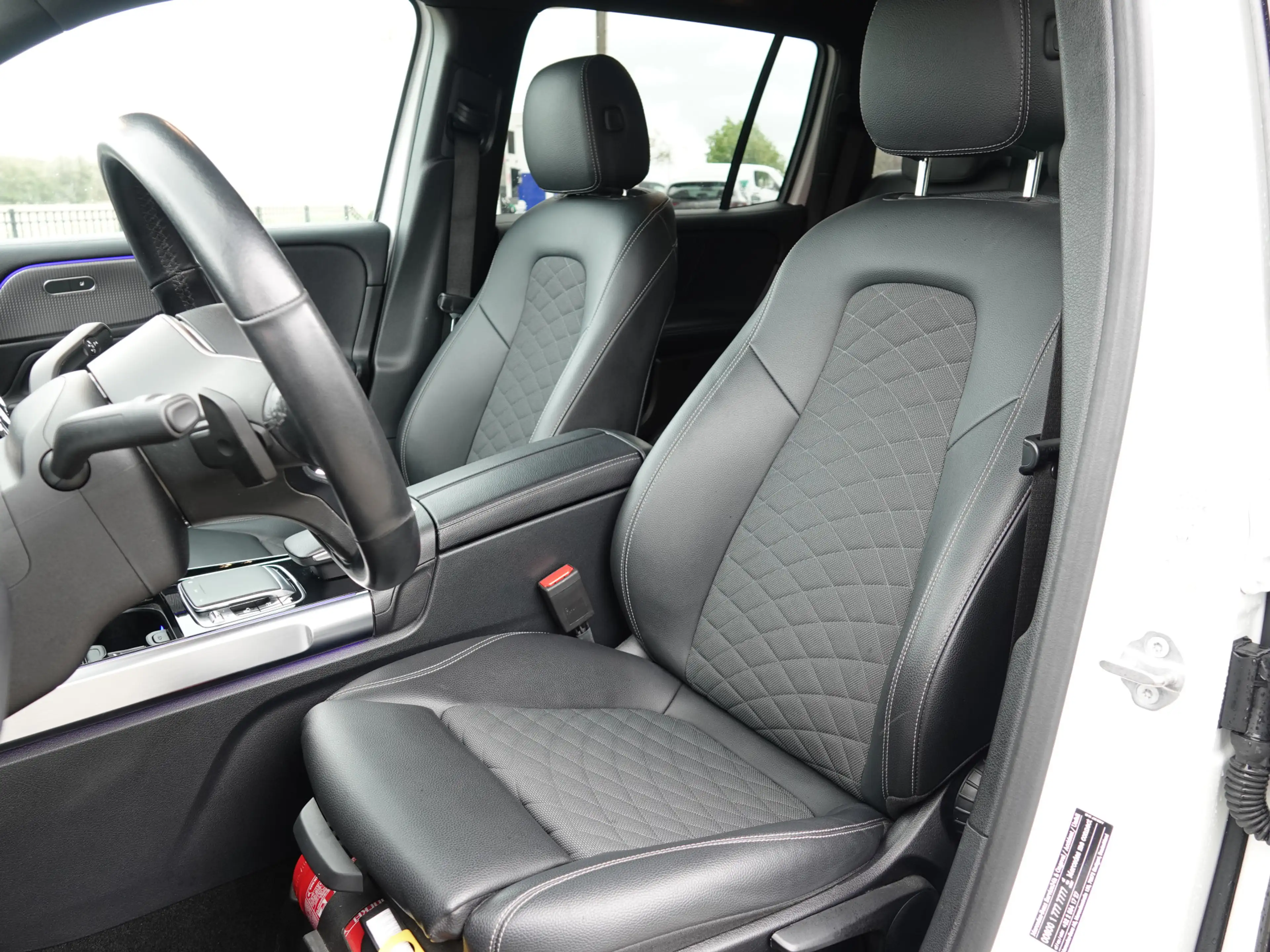 Mercedes-Benz GLB 250 4MATIC 225PK Premium Plus TREKH. | MATRIX | H-LEER — photo 6