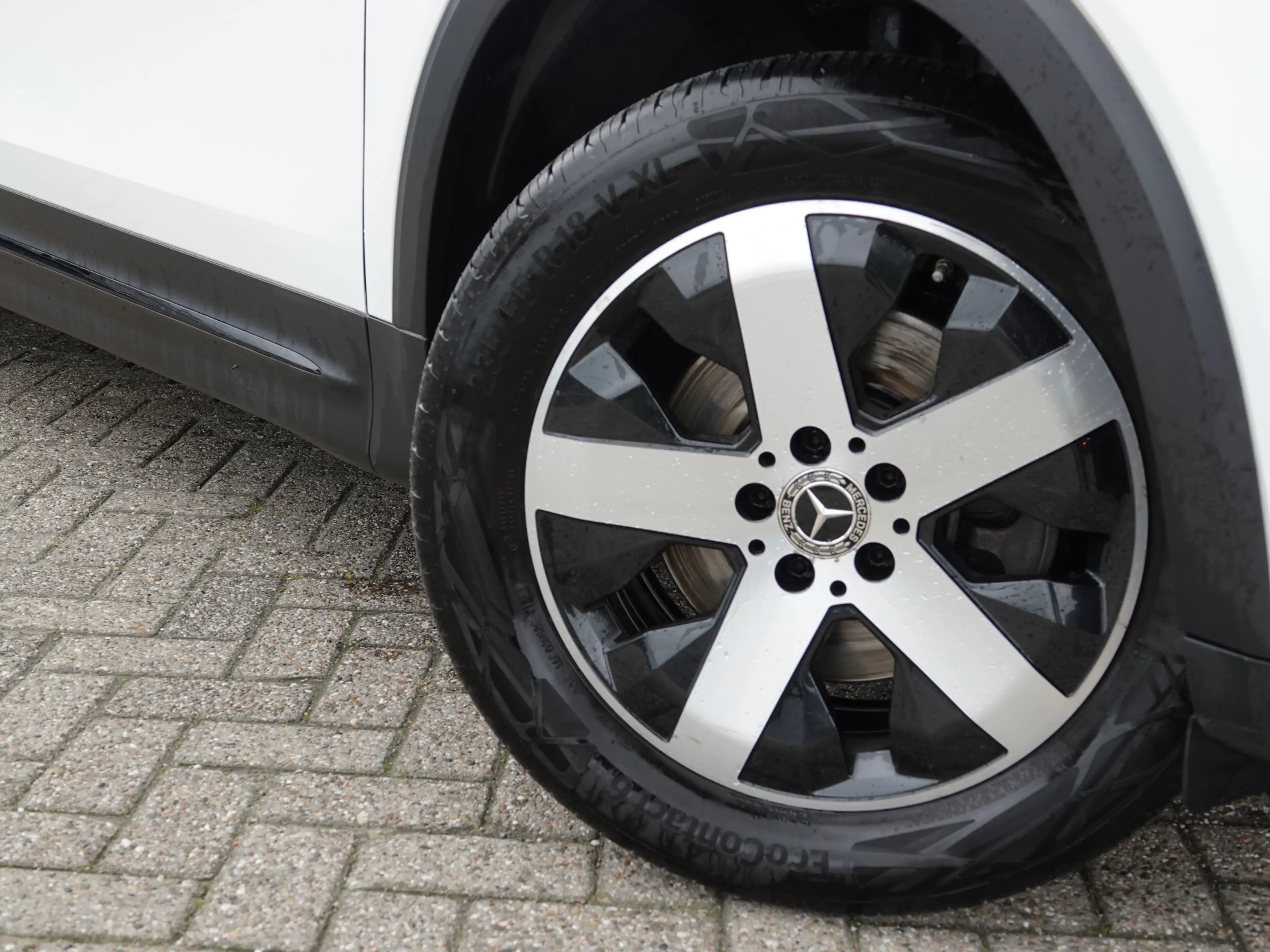 Mercedes-Benz GLB 250 4MATIC 225PK Premium Plus TREKH. | MATRIX | H-LEER — photo 15