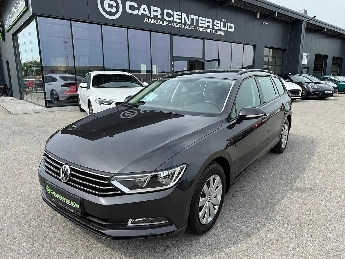 Volkswagen Passat Variant 2,0 TDI SCR Grigio - 1